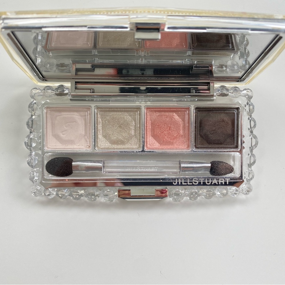 Jill Stuart eye shadow palette